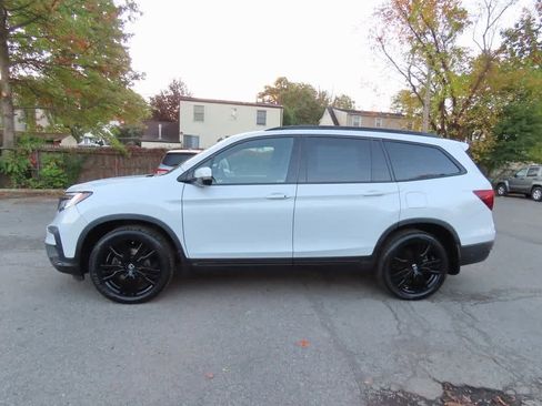 Certified 2022 Honda Pilot Black Edition image 3