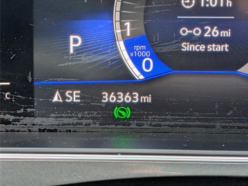 Used 2023 Volkswagen Tiguan SE w/ Panoramic Sunroof Package image 31