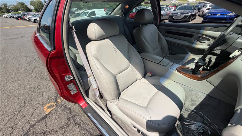 Used 1997 Lincoln Mark VIII LSC RWD image 7