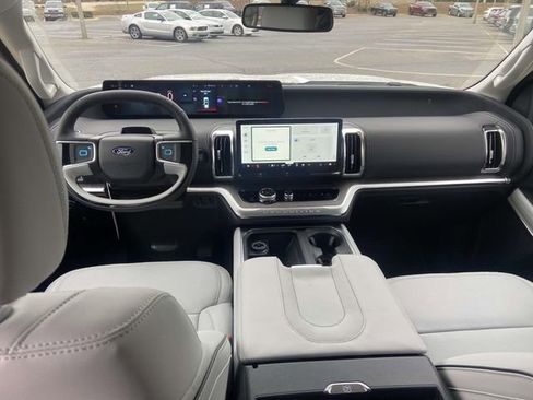 New 2025 Ford Expedition Platinum w/ Platinum Ultimate Package AWD/4WD image 10