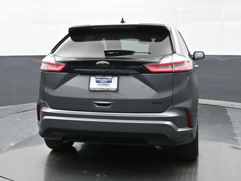 Used 2024 Ford Edge SE w/ Black Appearance Package image 3
