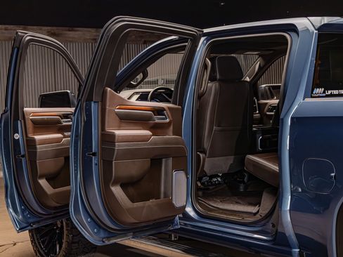 Used 2025 GMC Sierra 1500 Denali w/ Denali Reserve Package image 32