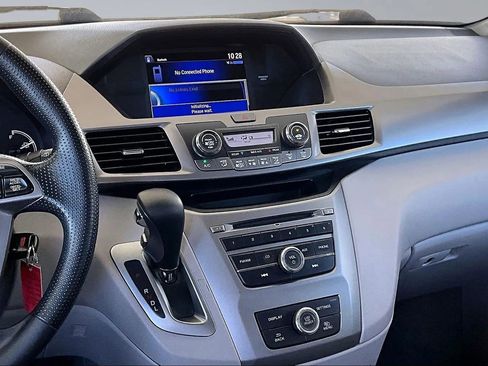 Used 2016 Honda Odyssey LX image 9