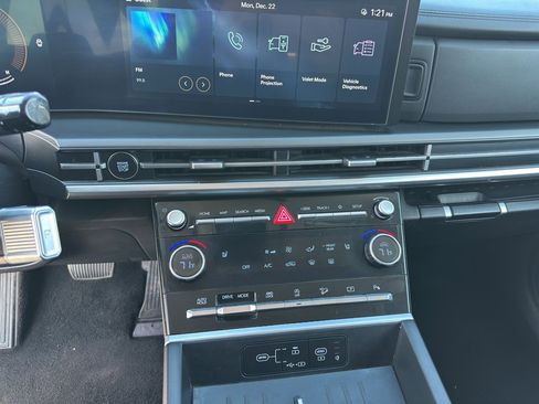 Used 2024 Hyundai Santa Fe SEL image 18