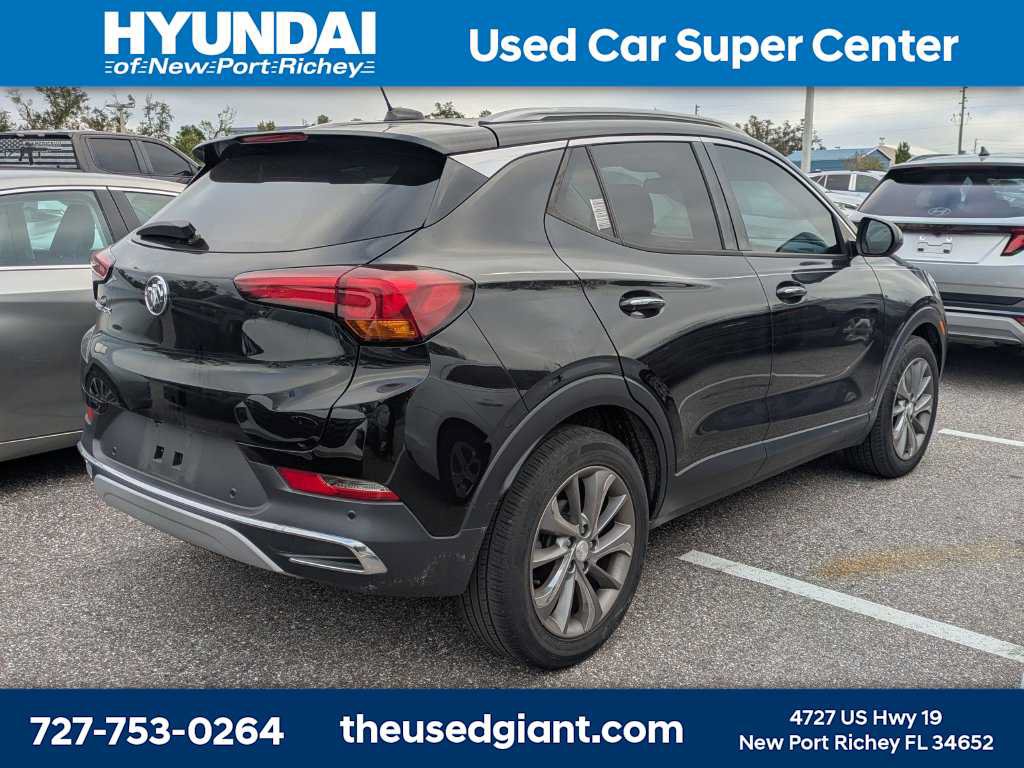 Used 2021 Buick Encore GX Essence w/ Advanced Technology Package FWD image 2