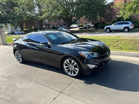 Used 2015 Hyundai Genesis 3.8 RWD image 2