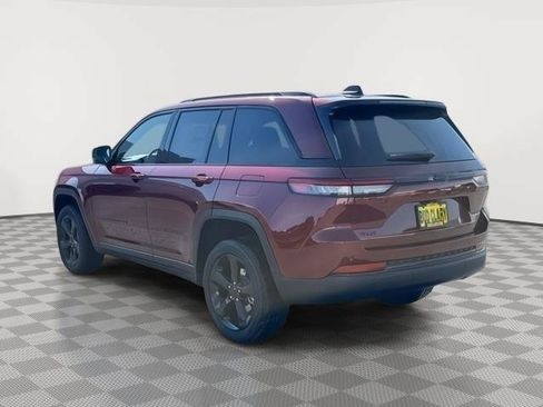 New 2025 Jeep Grand Cherokee Altitude AWD/4WD image 3