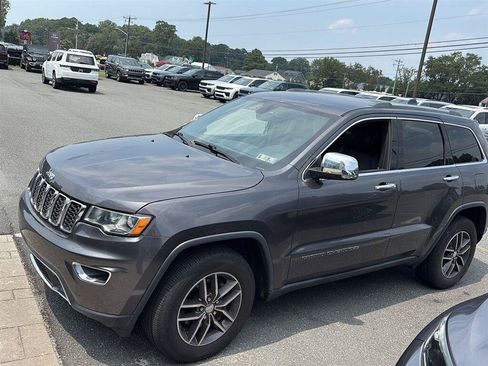 Used 2018 Jeep Grand Cherokee Limited AWD/4WD image 2