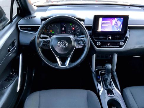 Used 2025 Toyota Corolla Cross AWD Hybrid image 5