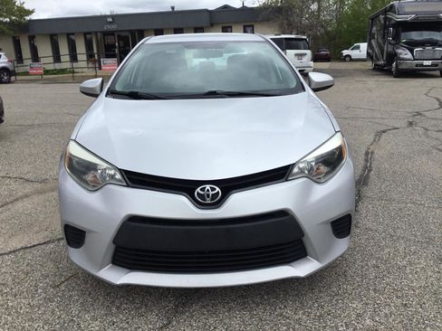 Used 2014 Toyota Corolla LE FWD image 3