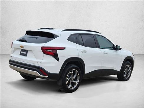 Certified 2025 Chevrolet Trax LT image 5