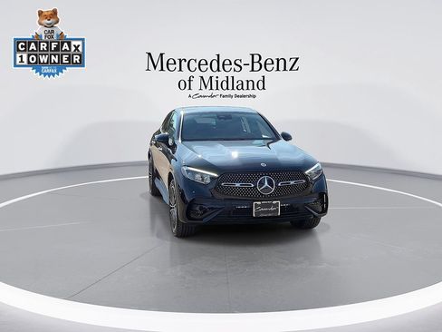 Used 2025 Mercedes-Benz GLC 300 4MATIC image 2