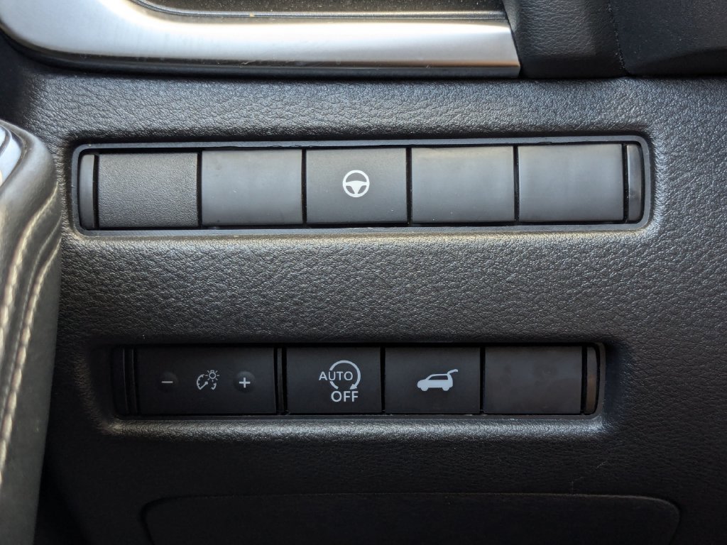 Used 2024 Nissan Rogue SV FWD image 29