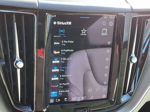 Certified 2023 Volvo XC60 B5 Core w/ Climate Package image 19