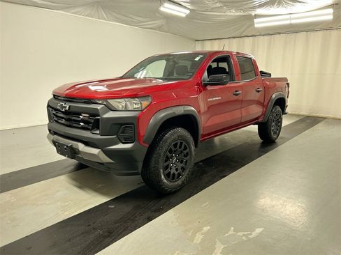Used 2024 Chevrolet Colorado Trail Boss w/ Technology Package image 4
