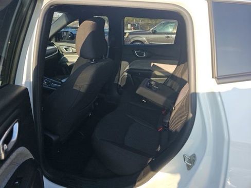 Used 2024 Jeep Compass Sport image 12