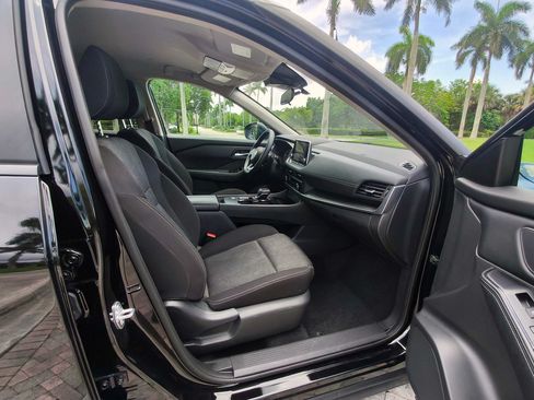Used 2024 Nissan Rogue SV FWD image 38