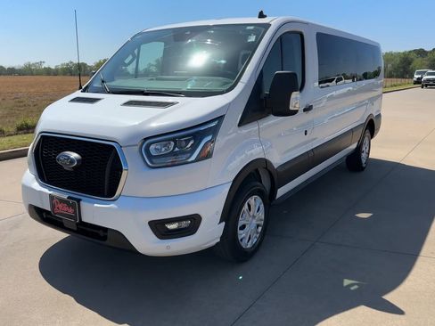 Used 2023 Ford Transit 350 XLT image 3