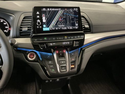 Used 2025 Honda Odyssey Touring image 15