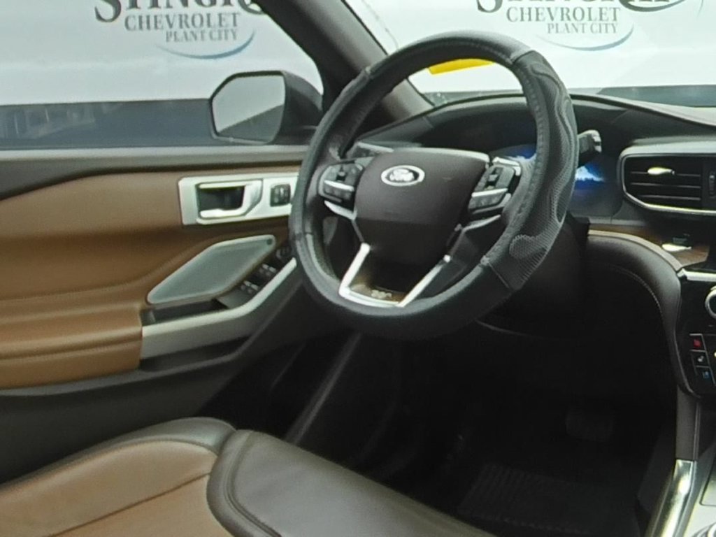 Used 2022 Ford Explorer King Ranch w/ Premium Technology Package RWD image 16