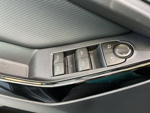 New 2026 Chevrolet Equinox LT FWD image 27