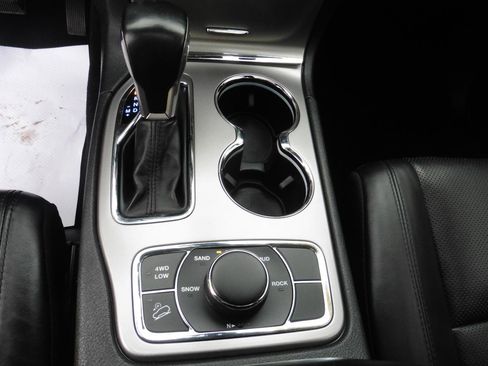 Used 2020 Jeep Grand Cherokee Limited w/ Luxury Group II AWD/4WD image 11
