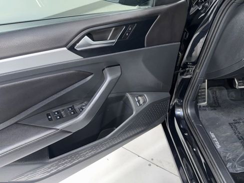 Used 2023 Volkswagen Jetta Sport image 10