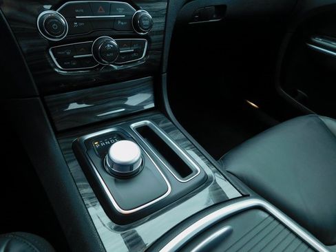 Used 2021 Chrysler 300 Touring L image 26