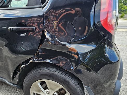 Used 2016 Kia Soul FWD image 9
