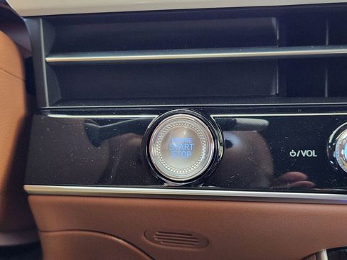 New 2026 Genesis GV70 2.5T Advanced AWD/4WD image 16