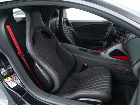 Used 2024 Bugatti Chiron Super Sport image 45