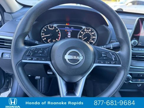 Used 2024 Nissan Altima 2.5 SV image 20