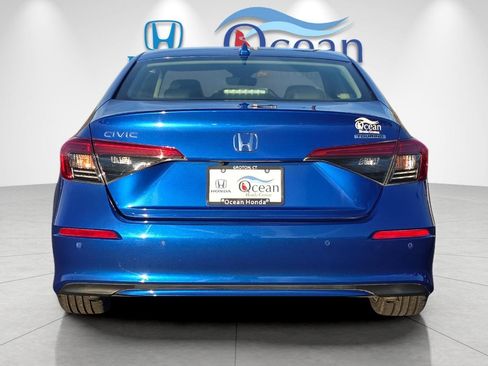 Used 2022 Honda Civic Touring image 4