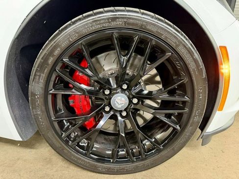 Used 2016 Chevrolet Corvette Z06 w/ 2LZ Preferred Equipment Group image 23