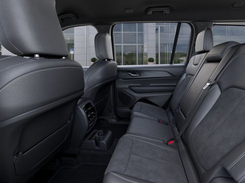 New 2025 Jeep Grand Cherokee L Laredo image 23