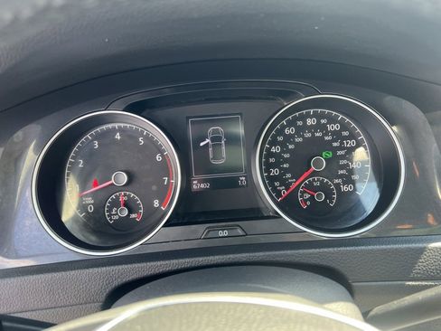 Used 2018 Volkswagen Golf SE image 33