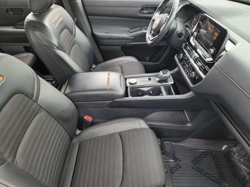 Used 2023 Nissan Pathfinder Rock Creek AWD/4WD image 10