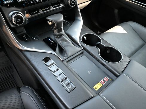 Used 2025 Lexus LX 600 4WD w/ Accessory Package (2T) image 29