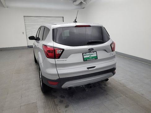 Used 2019 Ford Escape SE image 6