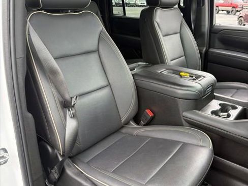Used 2024 GMC Yukon XL SLT w/ SLT Luxury Package RWD image 20