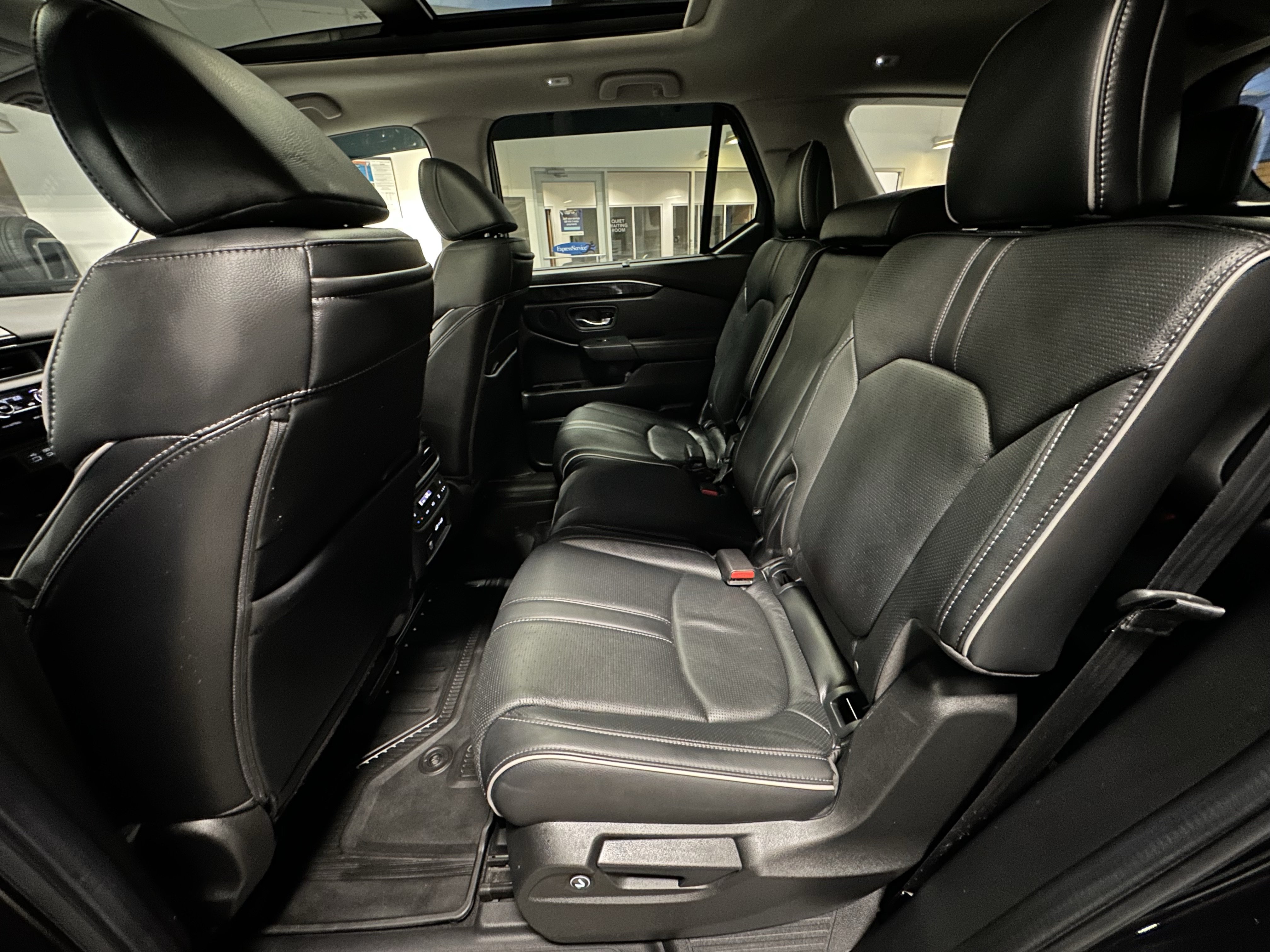 Used 2023 Honda Pilot Elite image 25