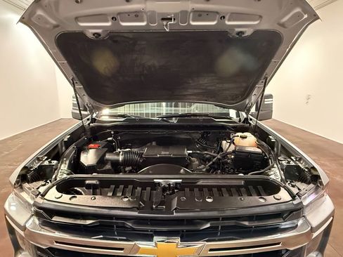 Used 2025 Chevrolet Silverado 2500 LT w/ Convenience Package image 84