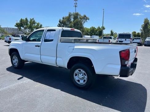 Used 2019 Toyota Tacoma SR image 4