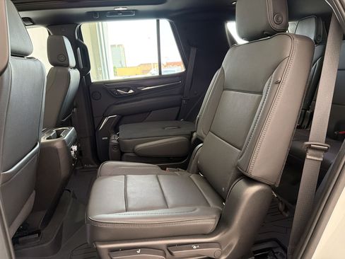 Used 2021 GMC Yukon Denali w/ Advanced Technology Package AWD/4WD image 15