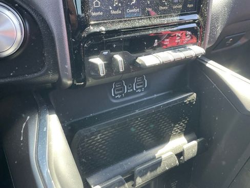 Used 2022 RAM 1500 Laramie w/ Sport Appearance Package image 9