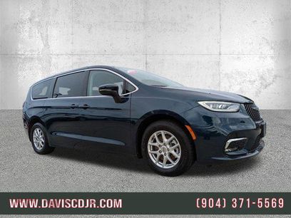 Certified 2023 Chrysler Pacifica Touring-L