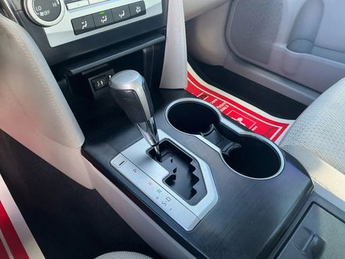 Used 2014 Toyota Camry LE image 30