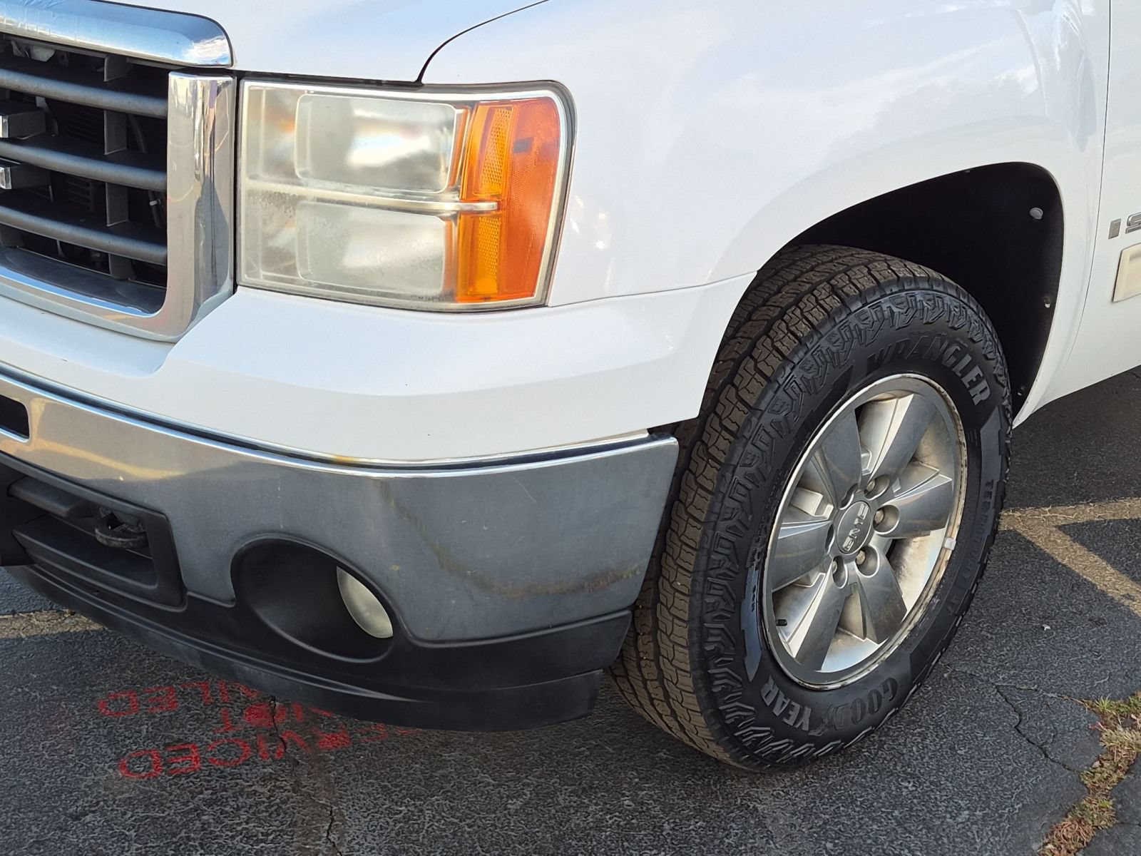 Used 2009 GMC Sierra 1500 SLT w/ SLT Convenience Package AWD/4WD image 9