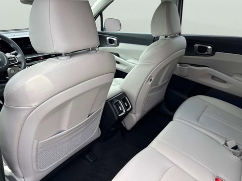 New 2025 Kia Sorento S image 16
