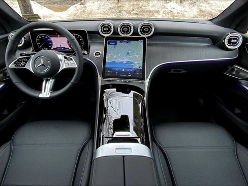 Certified 2025 Mercedes-Benz GLC 300 4MATIC image 5